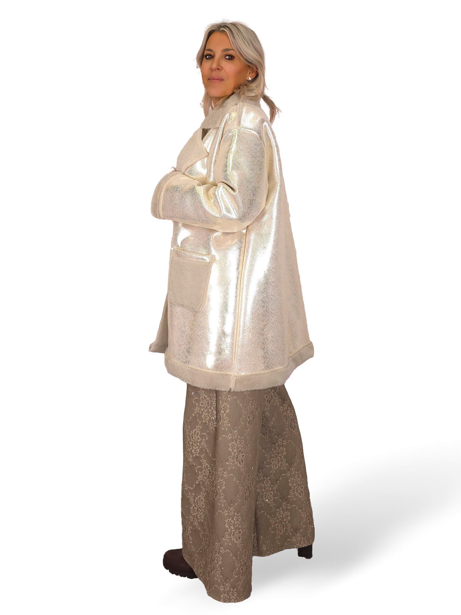 ABRIGO METALIZADO PELO