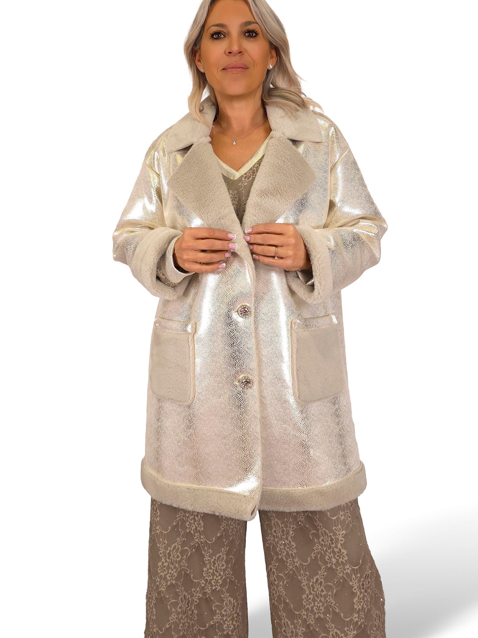 ABRIGO METALIZADO PELO