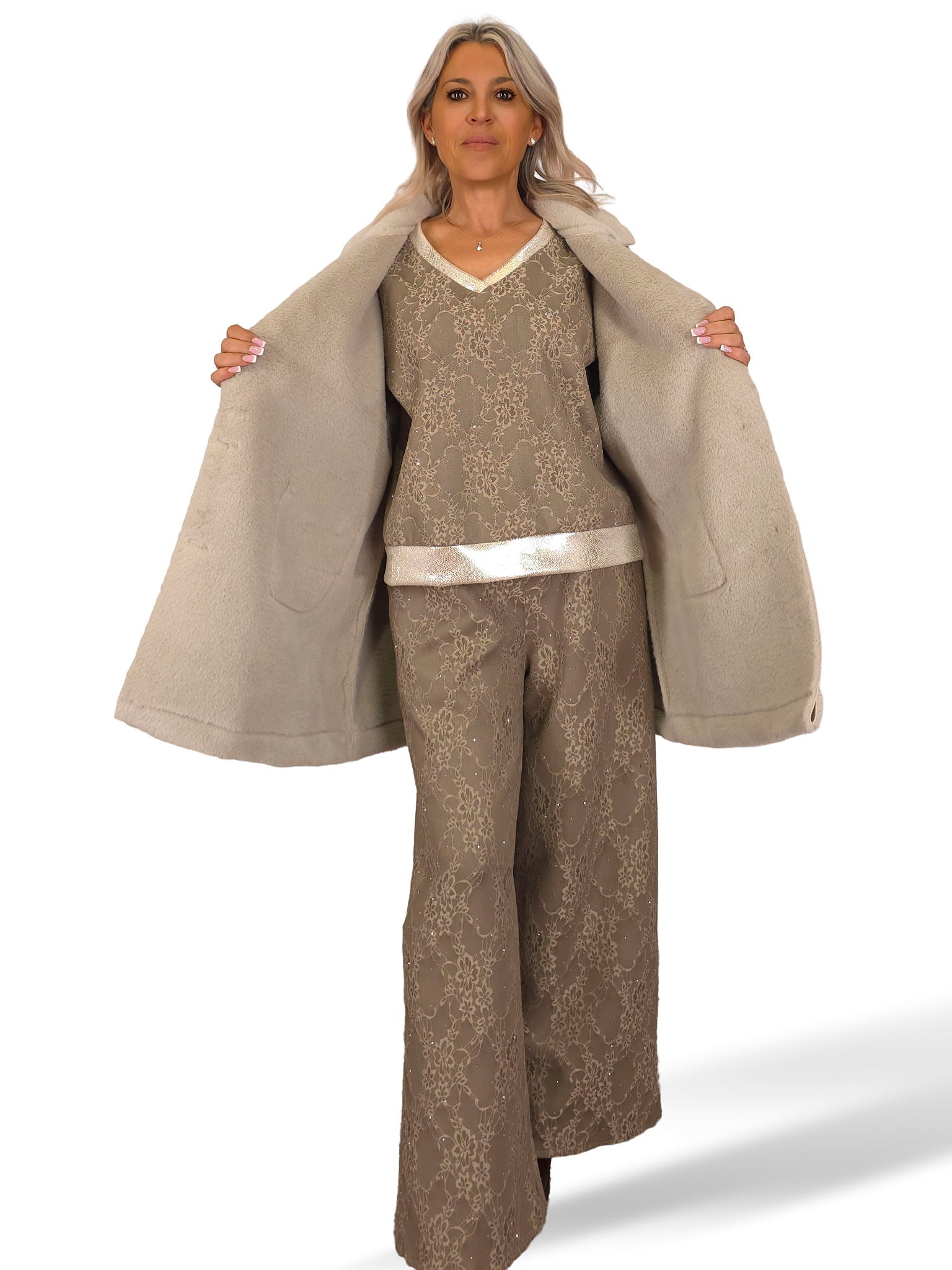 ABRIGO METALIZADO PELO