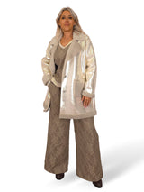 ABRIGO METALIZADO PELO