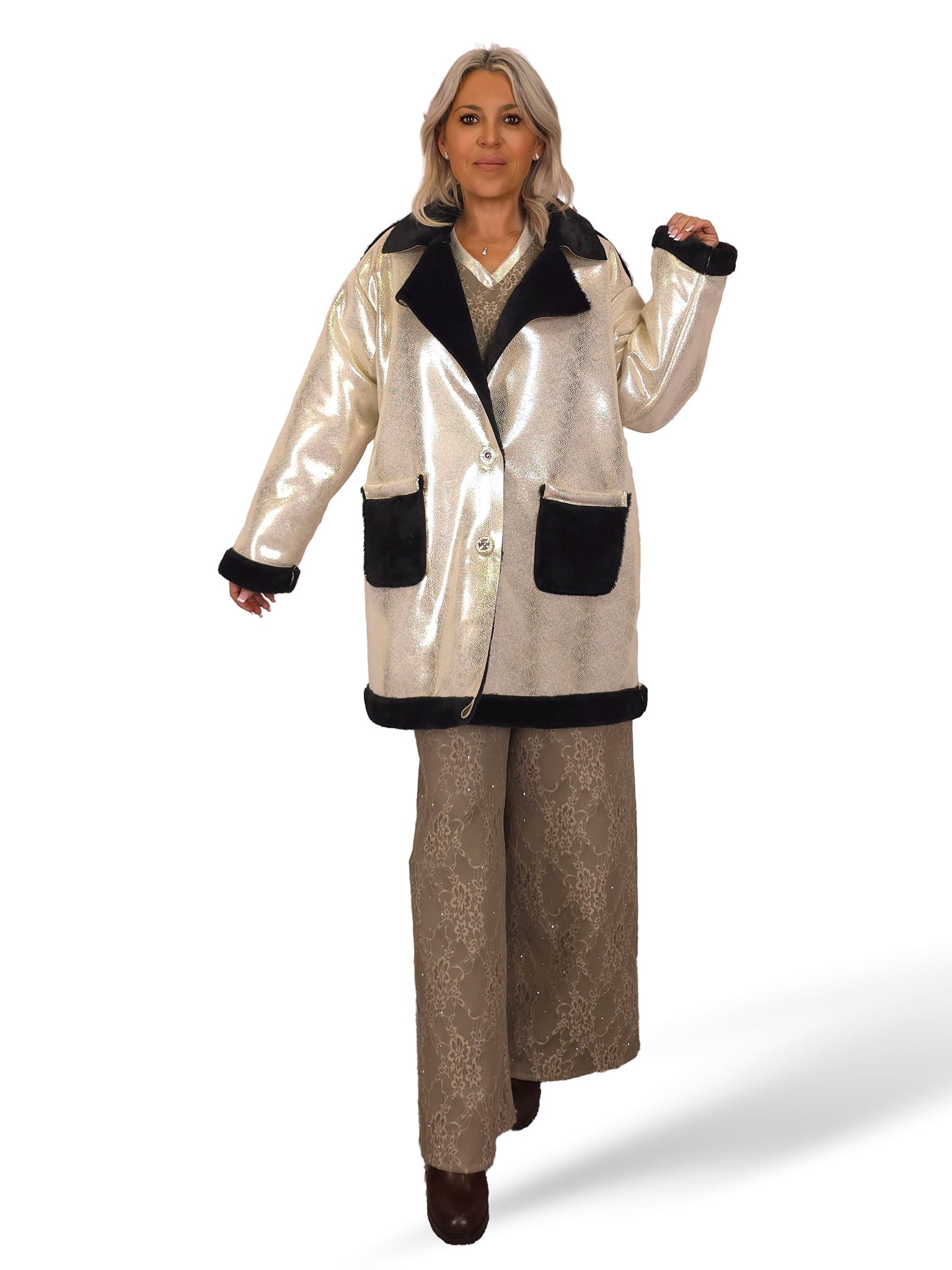 ABRIGO METALIZADO PELO