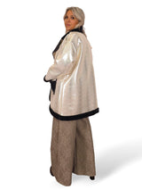 ABRIGO METALIZADO PELO