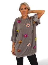 T-SHIRT DE VELUDO COM ESTAMPAS FLORAIS