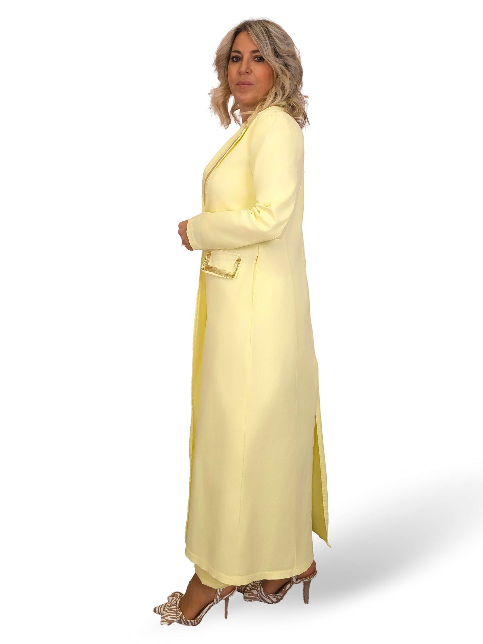 CAPPOTTO CON DETTAGLI IN ORO JOT