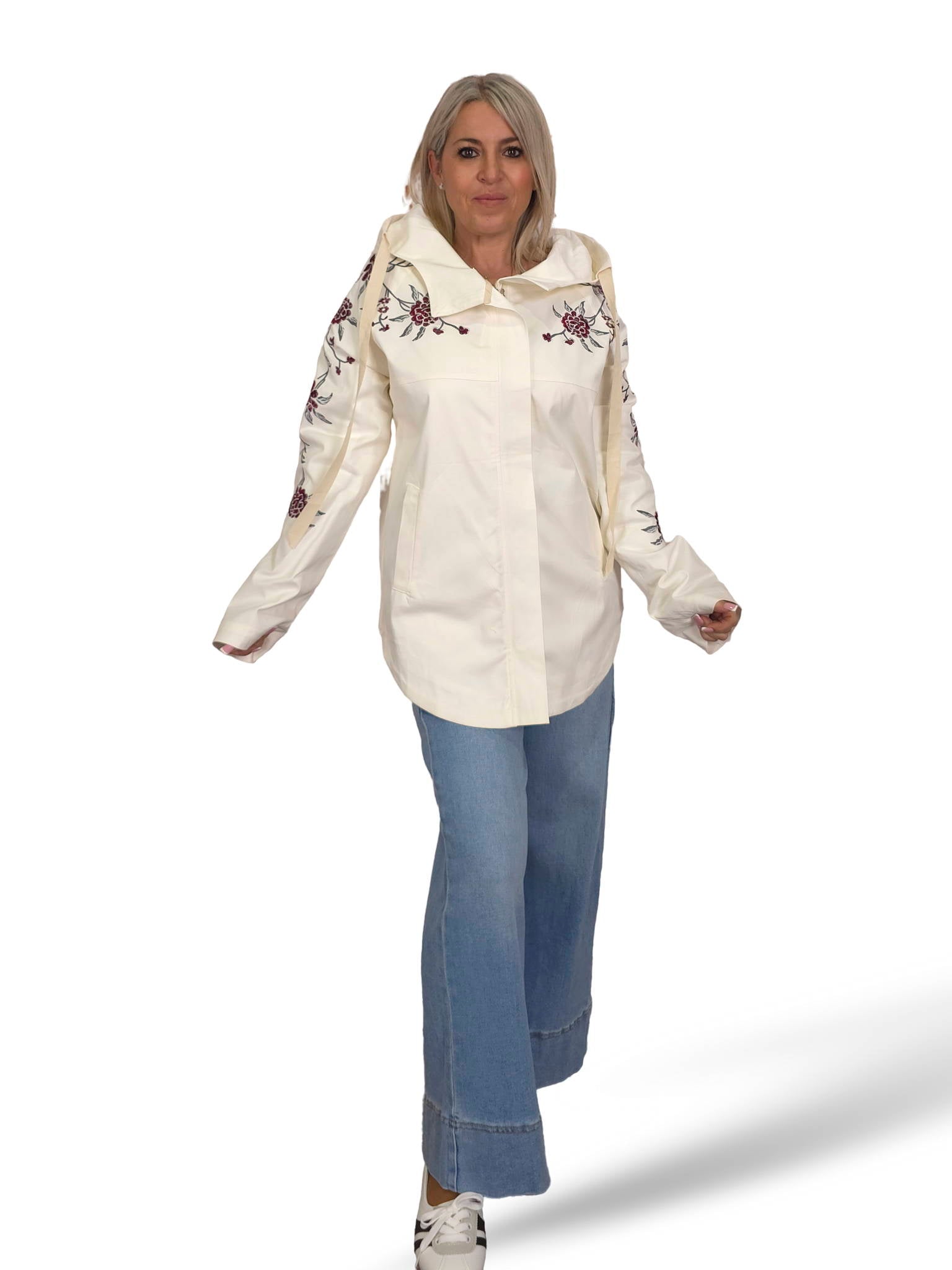 CHAQUETA LONETA CORTA BORDADA CAPUCHA JOT