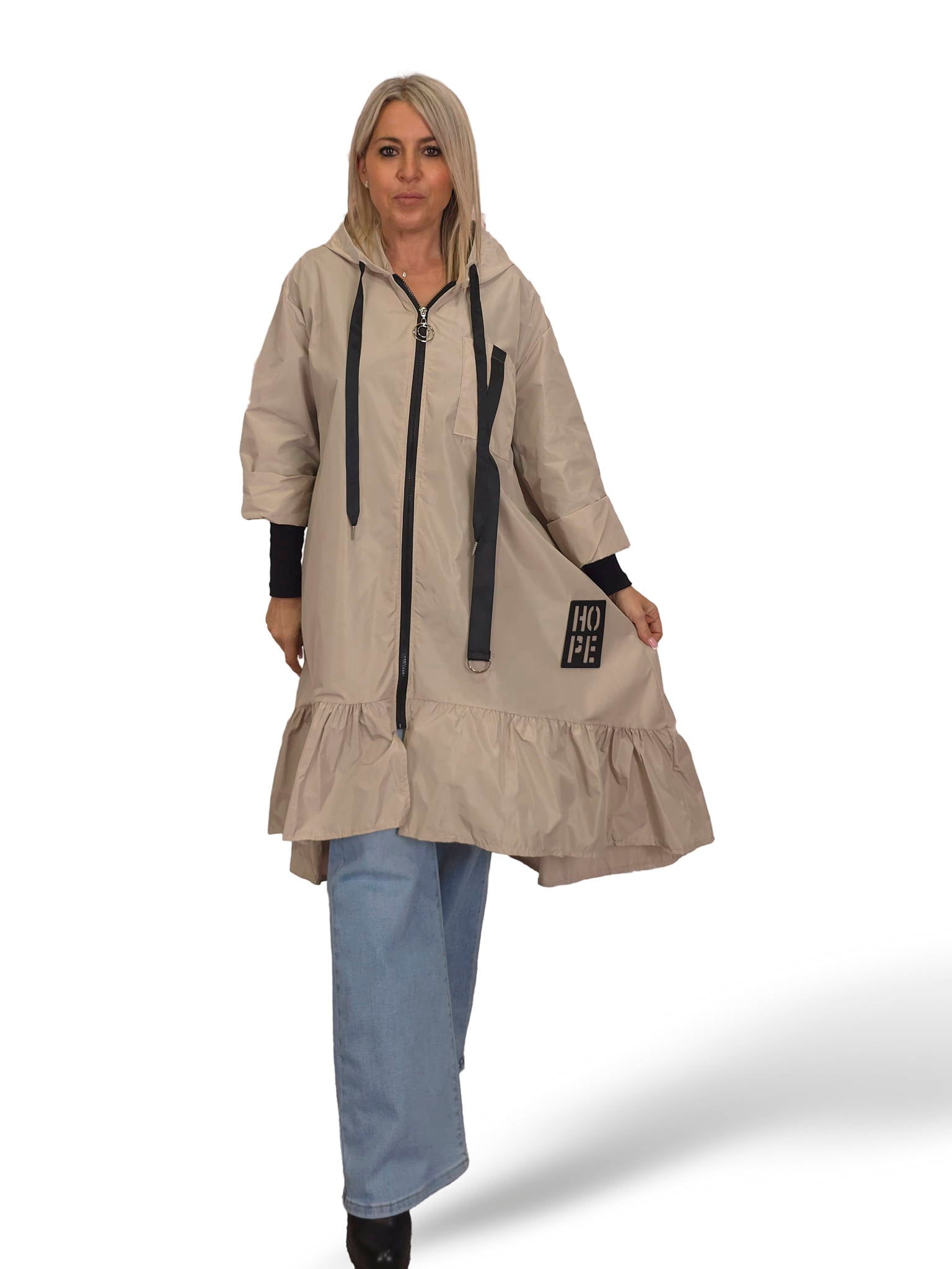 Capa de chuva com folhos