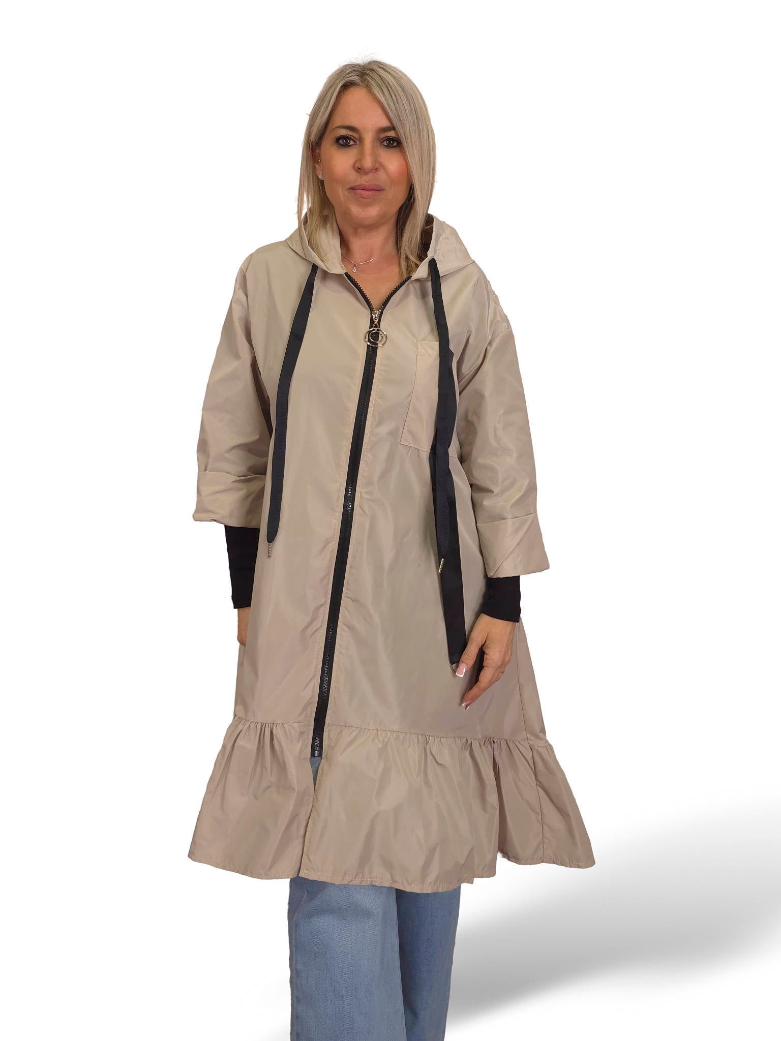 Capa de chuva com folhos