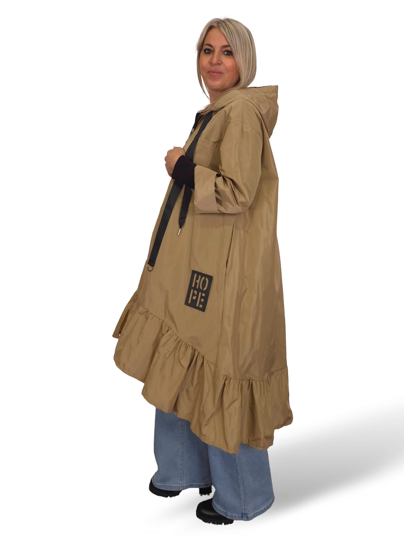 Capa de chuva com folhos