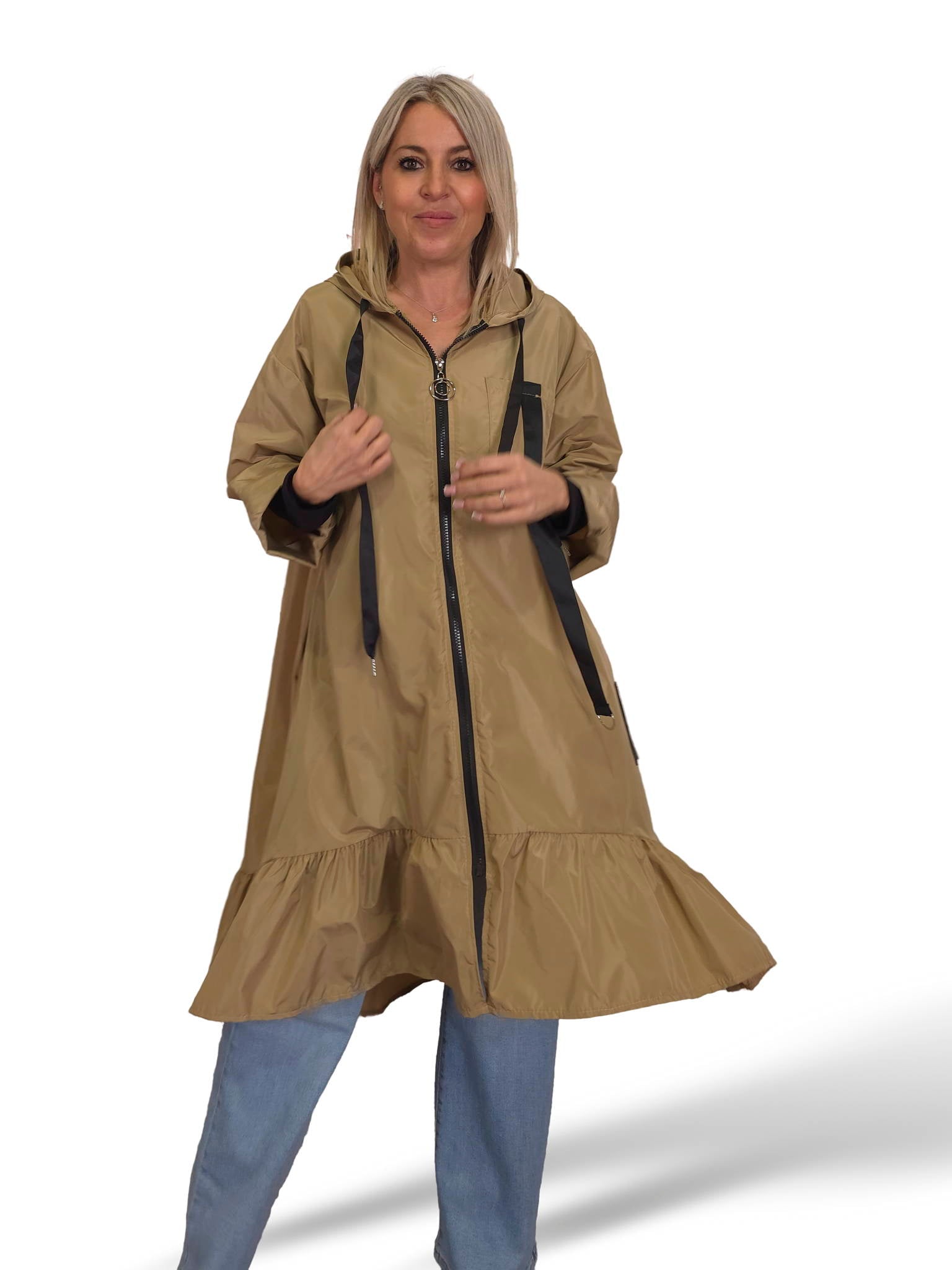Capa de chuva com folhos