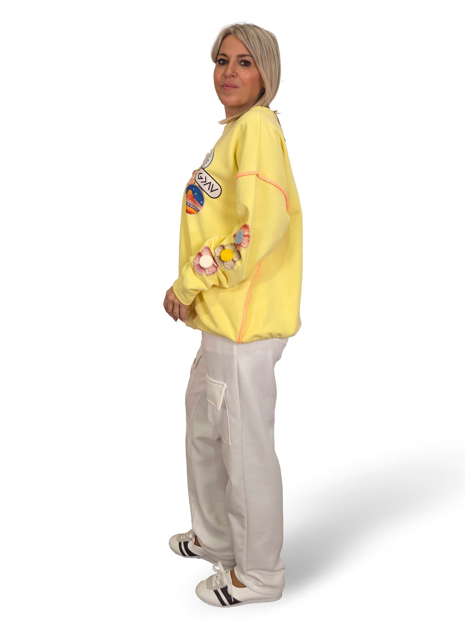 SUDADERA OVERSIZE MANGA FLOR