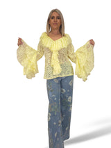 SPITZENBLUSE MIT RÜSCHEN UND V-AUSSCHNITT