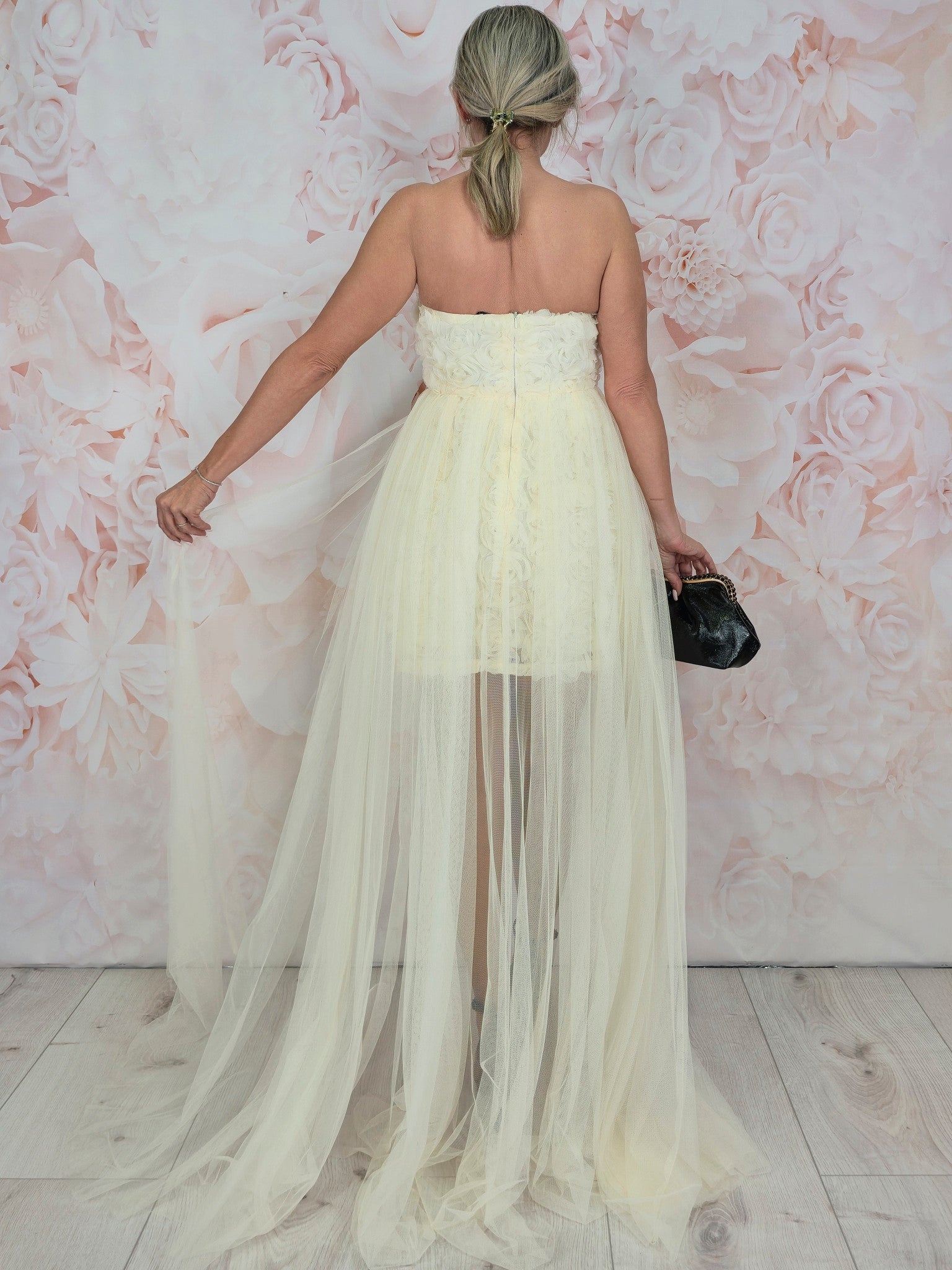 VESTIDO FLORES CORTO PALABRA DE HONOR SOBREFALDA TUL JOT