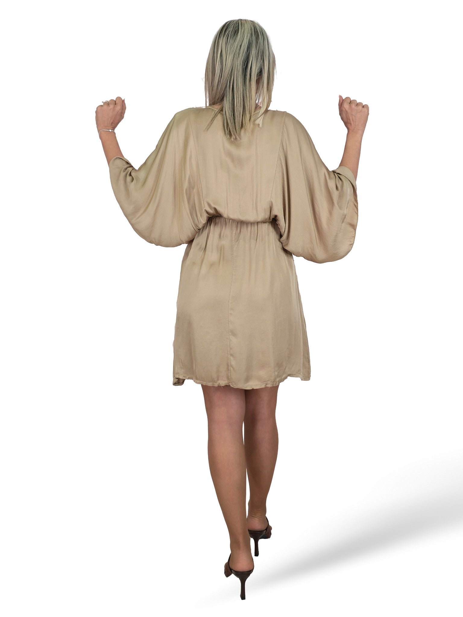 VESTIDO FLUIDO SATINADO CORTO JOT