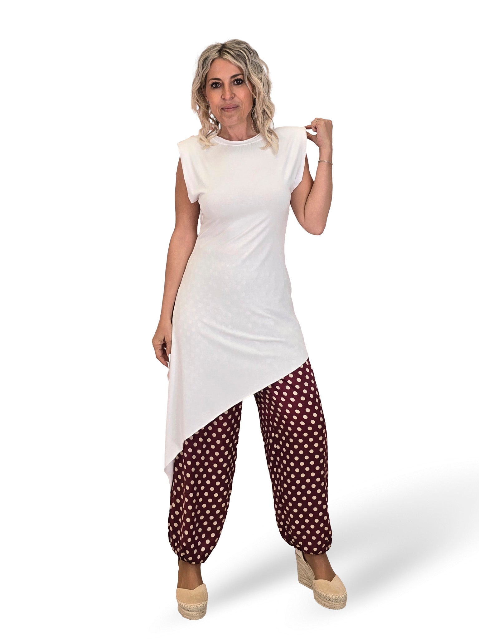 VESTIDO T-SHIRT ASSIMÉTRICO COM OMBRO
