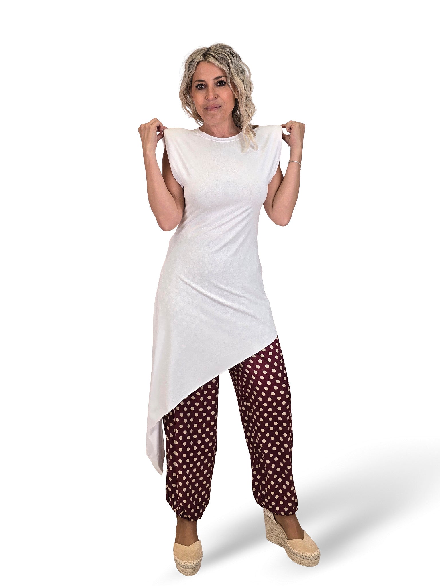 VESTIDO T-SHIRT ASSIMÉTRICO COM OMBRO