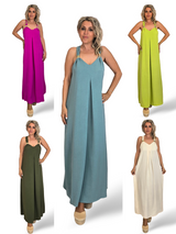 VESTIDO PLISSADO COM MISSANGAS DOURADAS