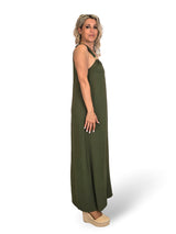 VESTIDO PLISSADO COM MISSANGAS DOURADAS