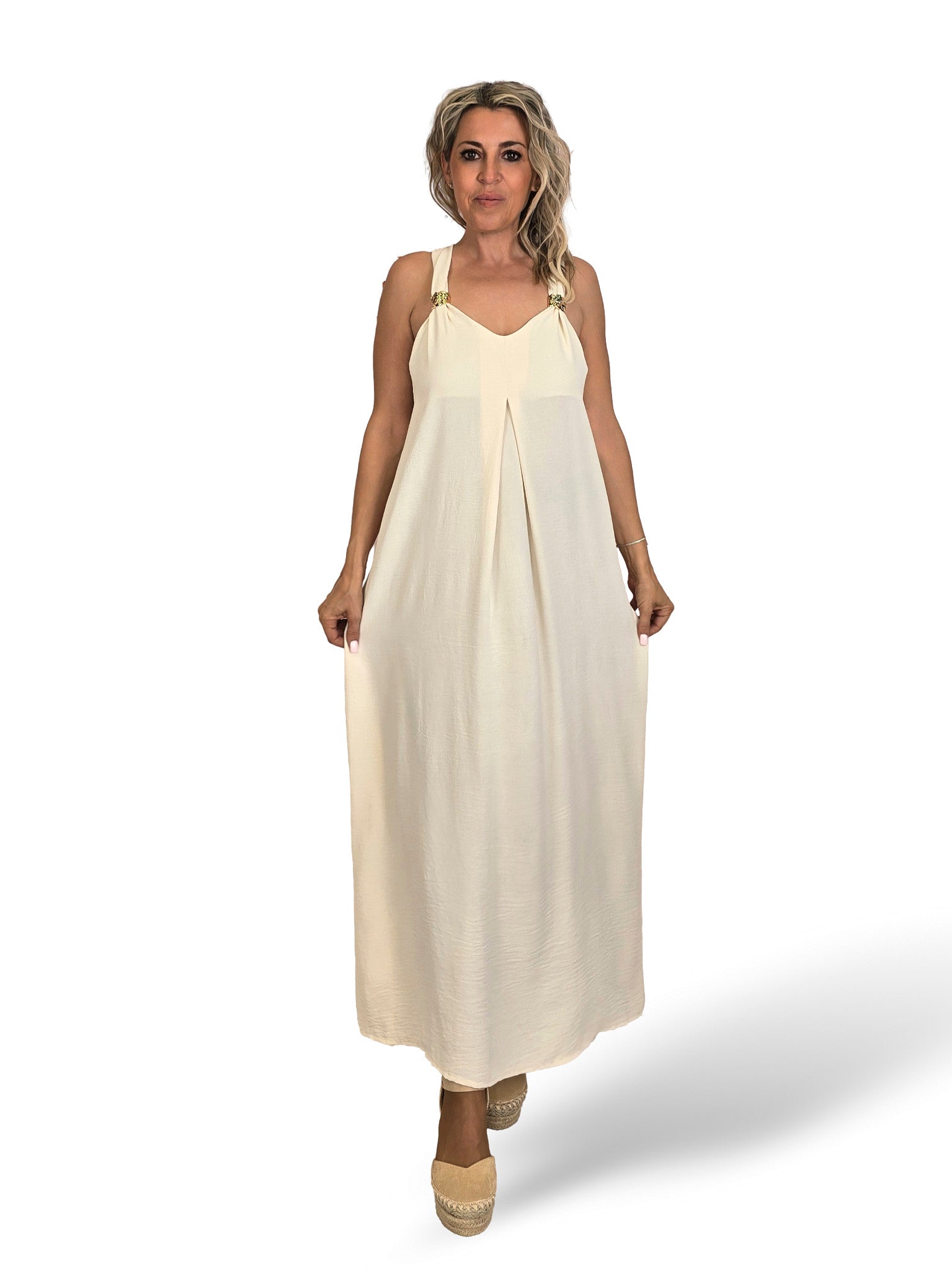 VESTIDO PLISSADO COM MISSANGAS DOURADAS