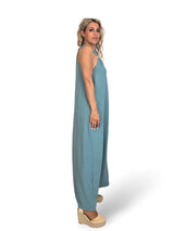 VESTIDO PLISSADO COM MISSANGAS DOURADAS