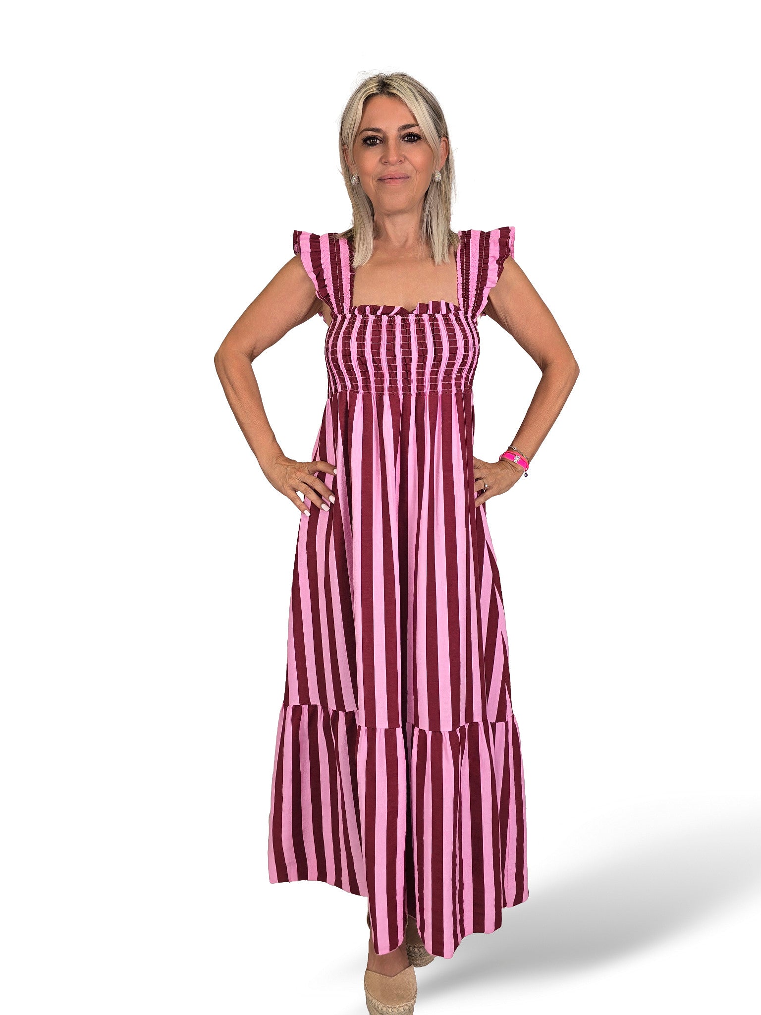 Vestido favo de mel com folhos e riscas
