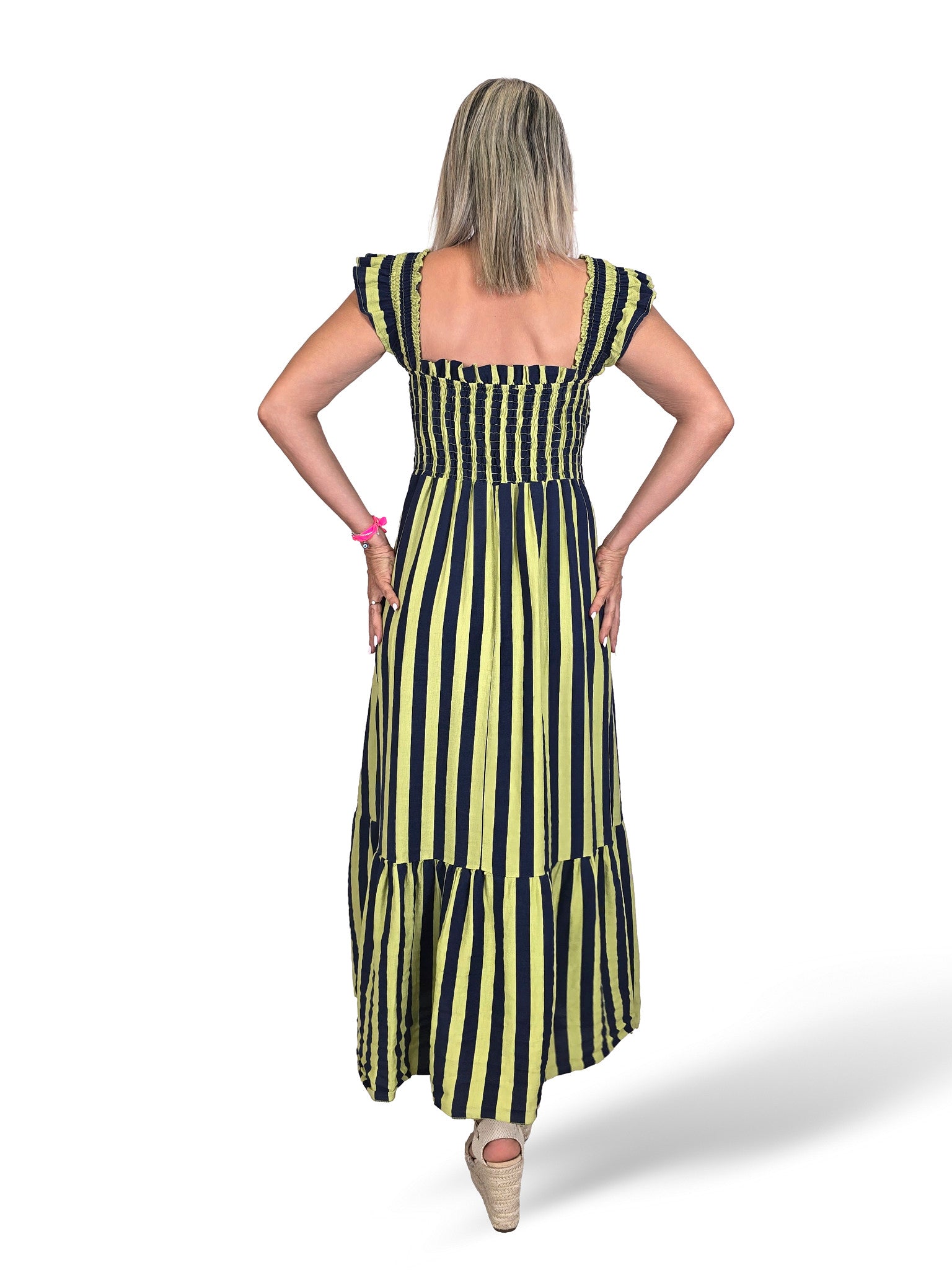 Vestido favo de mel com folhos e riscas