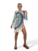 ASYMMETRISCHES SEITEN-HÄKELKLEID
