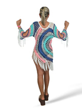 ASYMMETRISCHES SEITEN-HÄKELKLEID