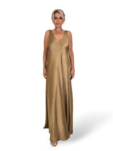ROBE À LONGUES BRETELLES EN SATIN