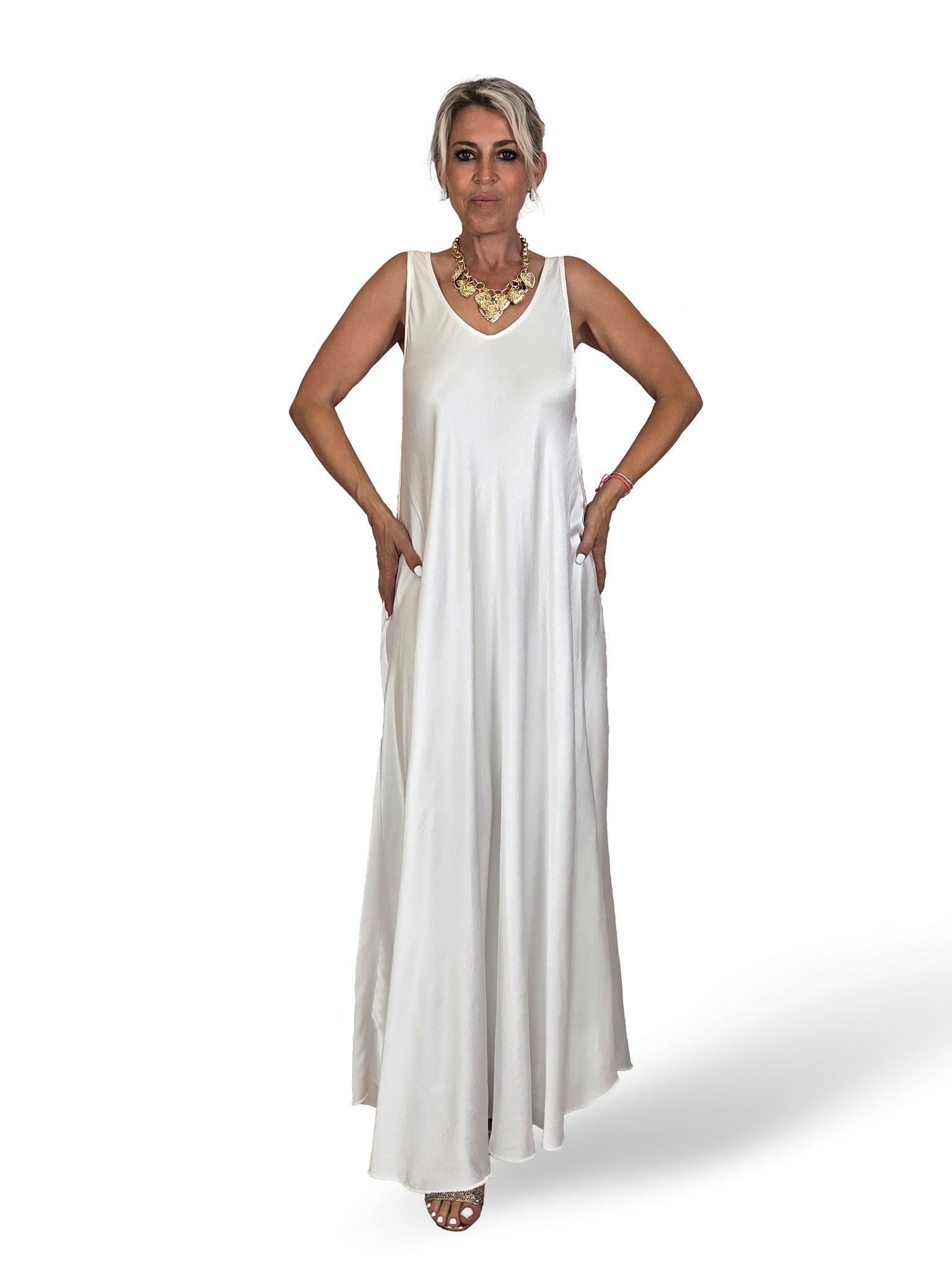 ROBE À LONGUES BRETELLES EN SATIN