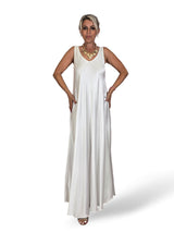 ROBE À LONGUES BRETELLES EN SATIN
