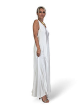 ROBE À LONGUES BRETELLES EN SATIN