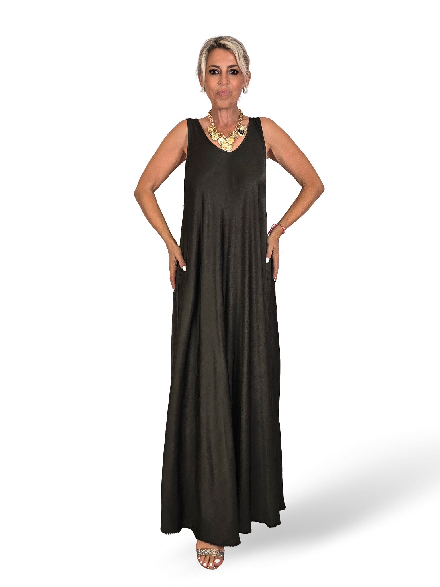 ROBE À LONGUES BRETELLES EN SATIN