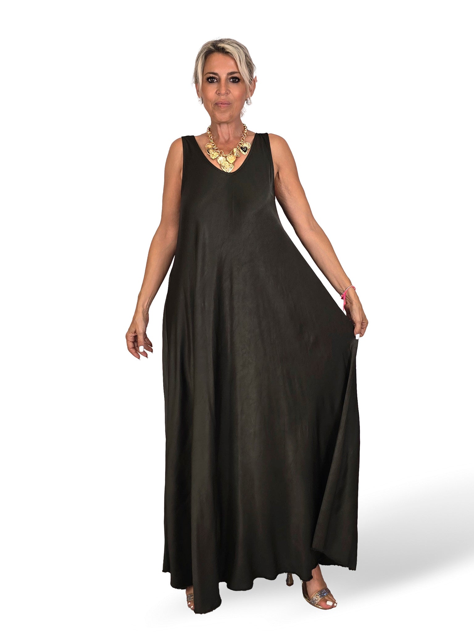ROBE À LONGUES BRETELLES EN SATIN