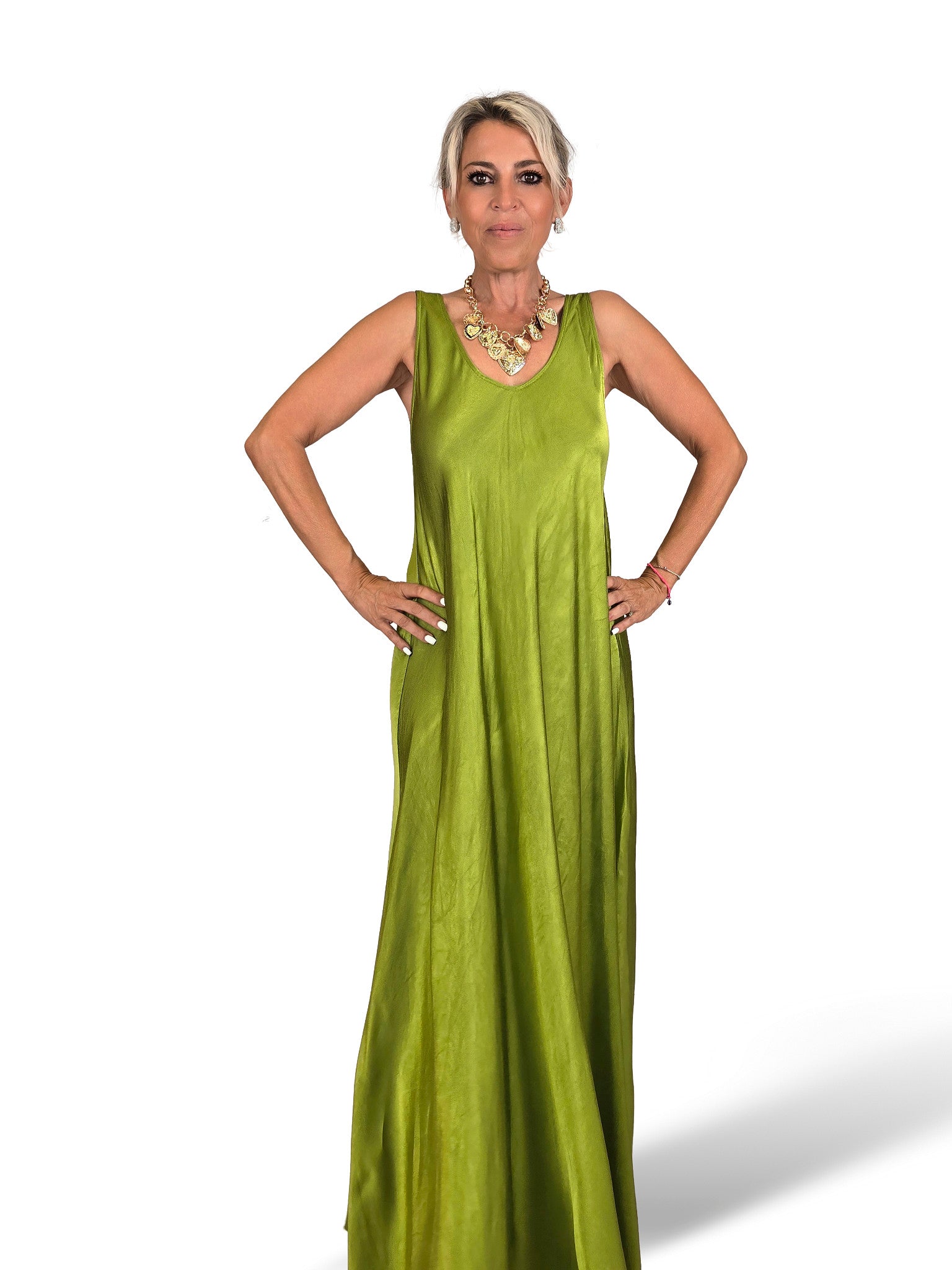 ROBE À LONGUES BRETELLES EN SATIN