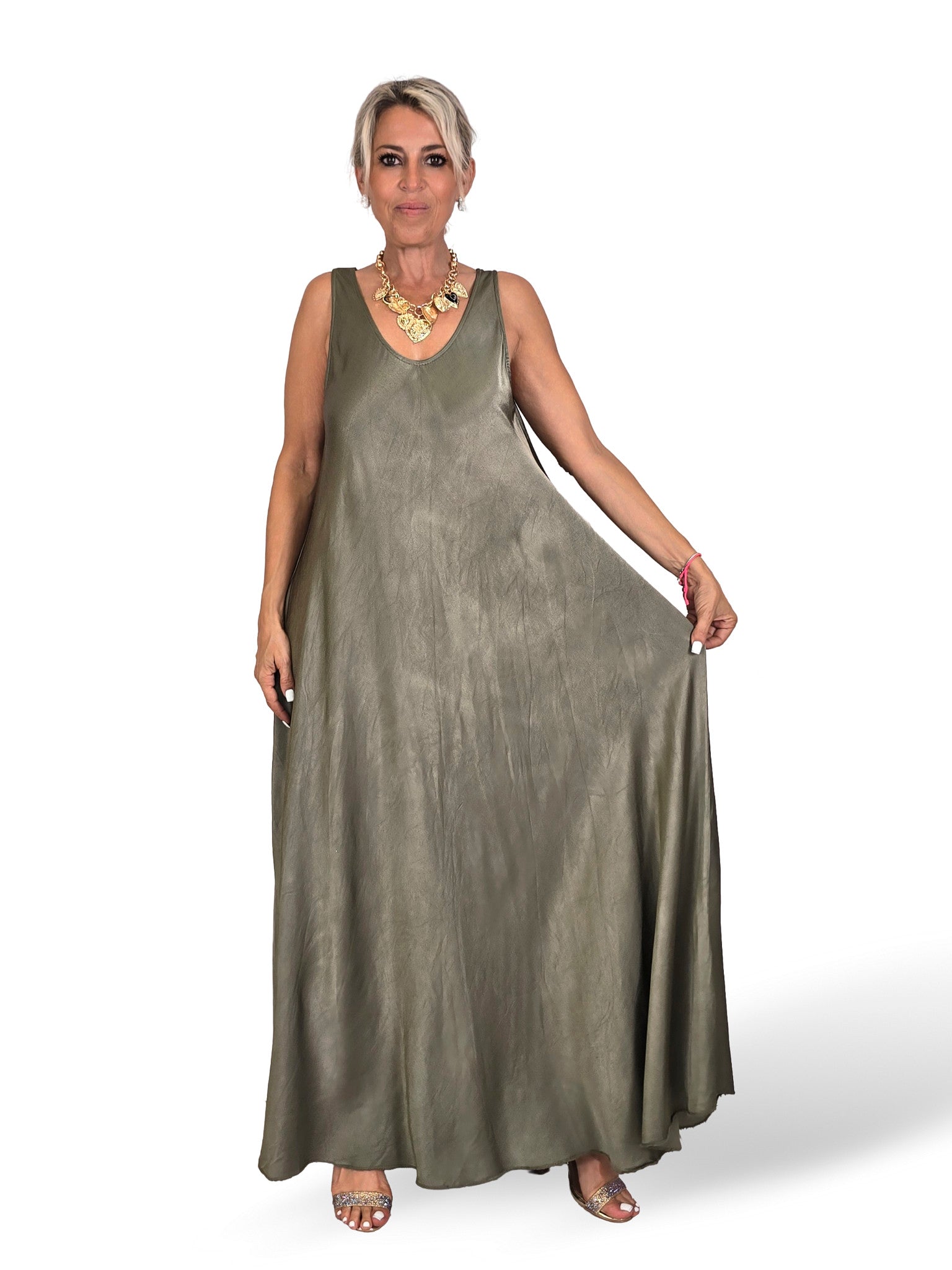 ROBE À LONGUES BRETELLES EN SATIN