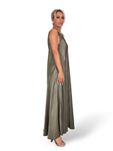 ROBE À LONGUES BRETELLES EN SATIN