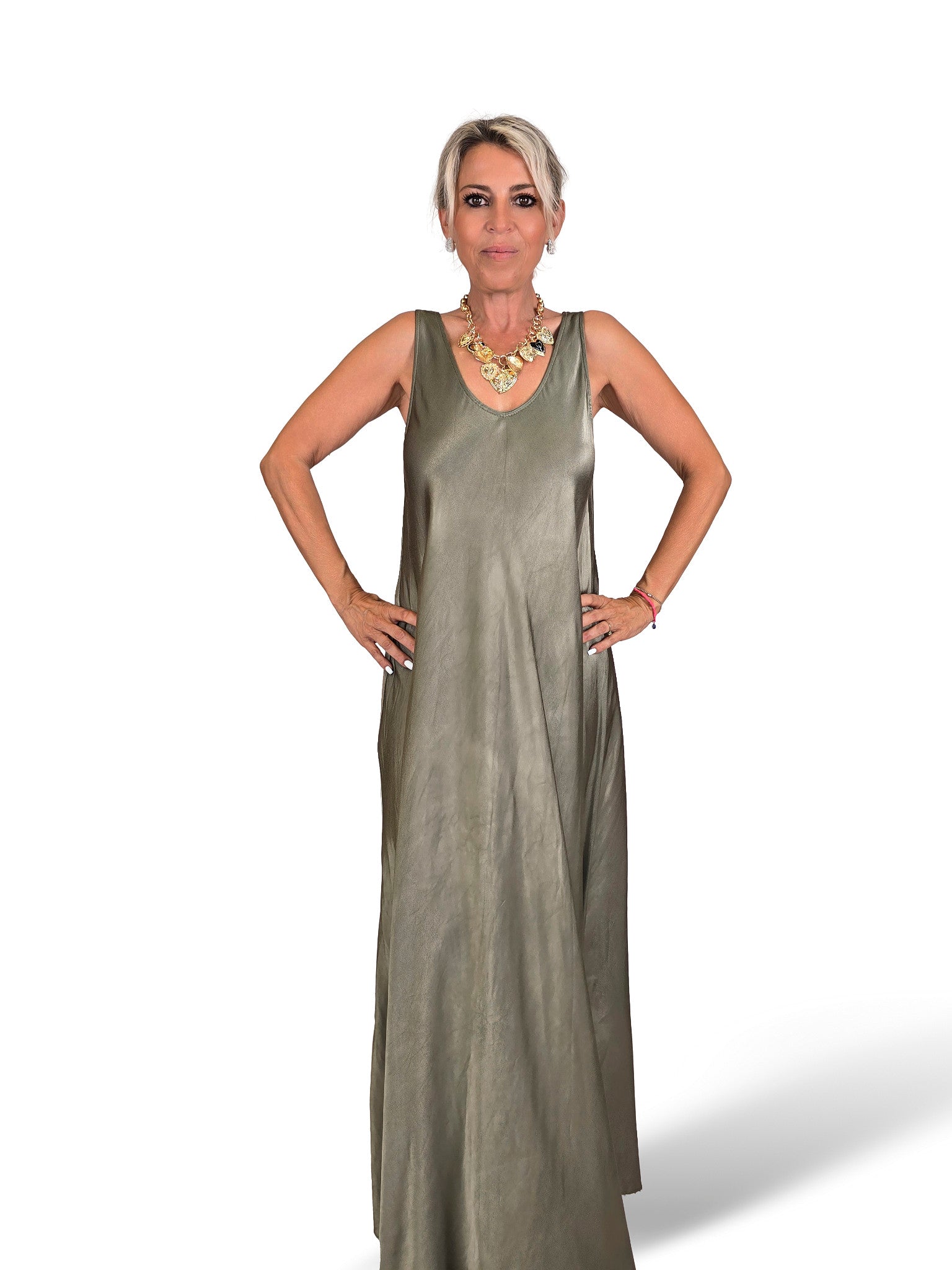 ROBE À LONGUES BRETELLES EN SATIN
