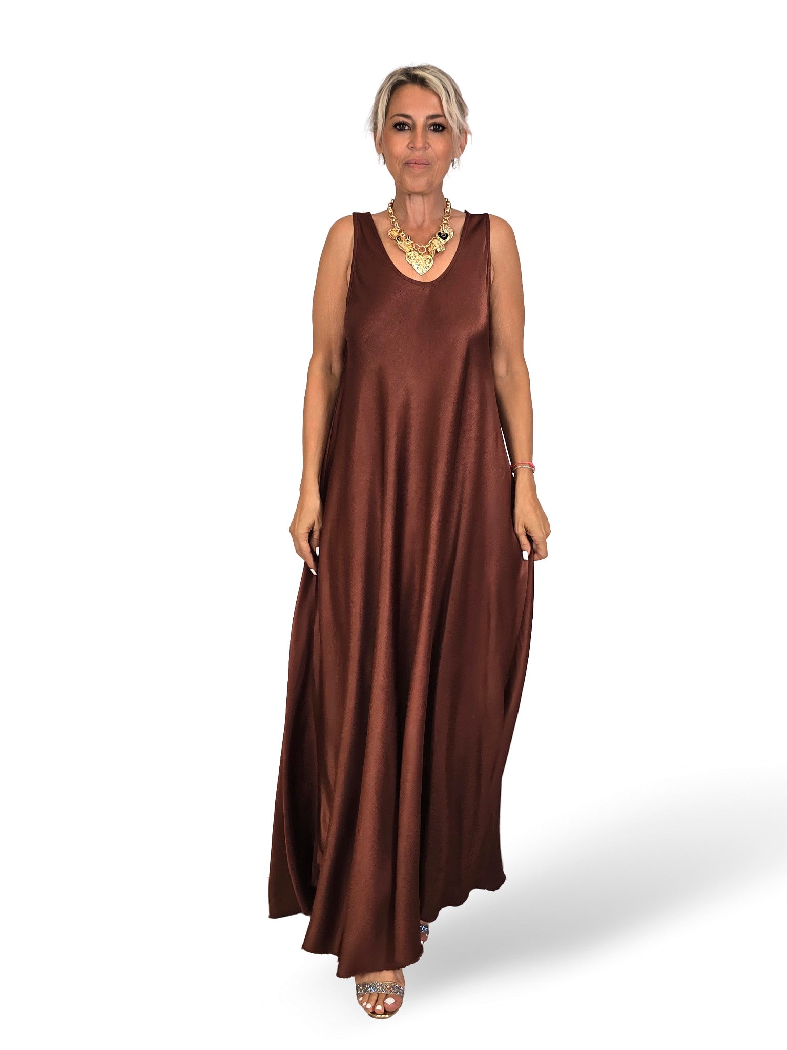ROBE À LONGUES BRETELLES EN SATIN