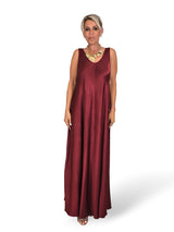 ROBE À LONGUES BRETELLES EN SATIN