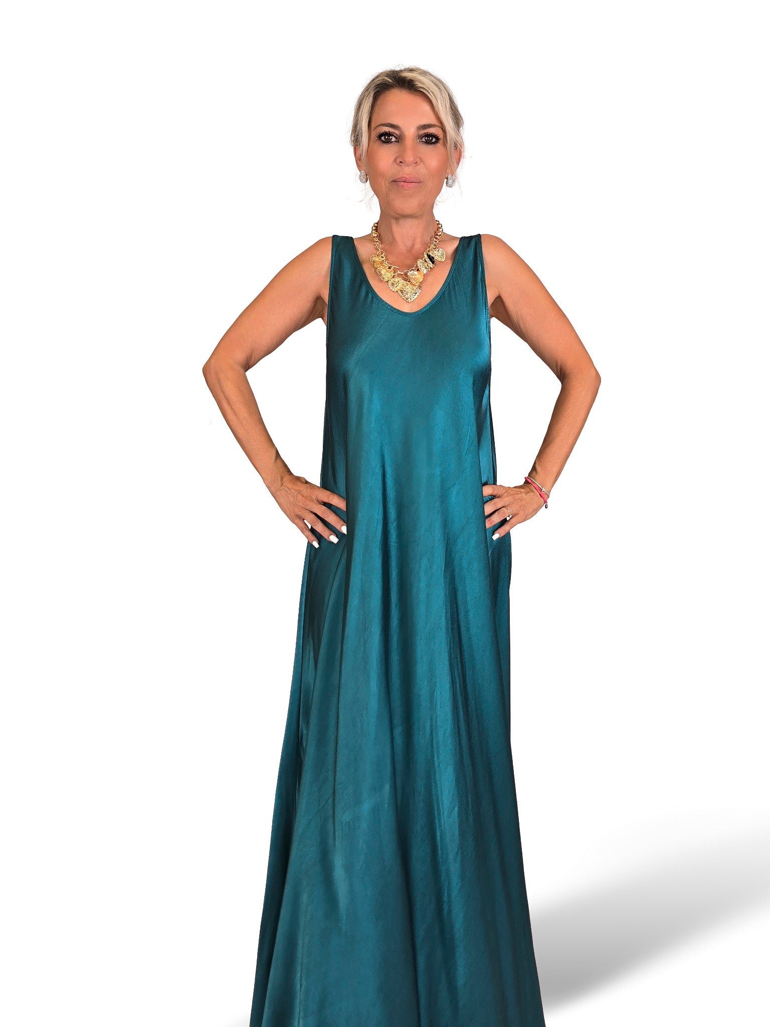 ROBE À LONGUES BRETELLES EN SATIN
