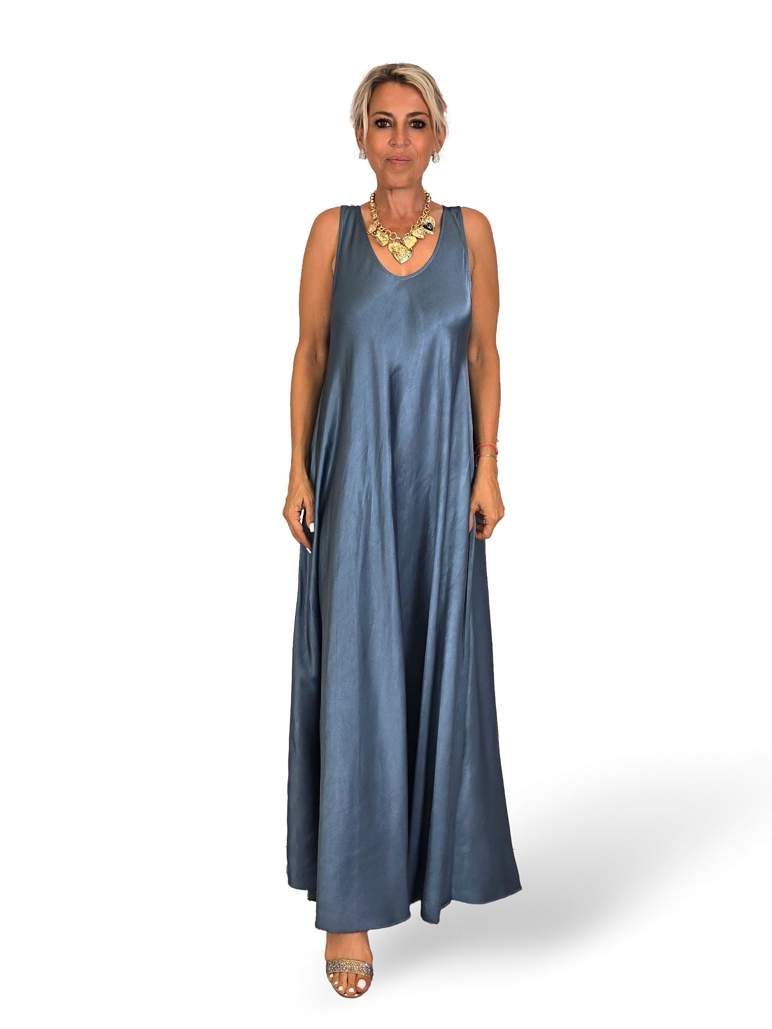ROBE À LONGUES BRETELLES EN SATIN