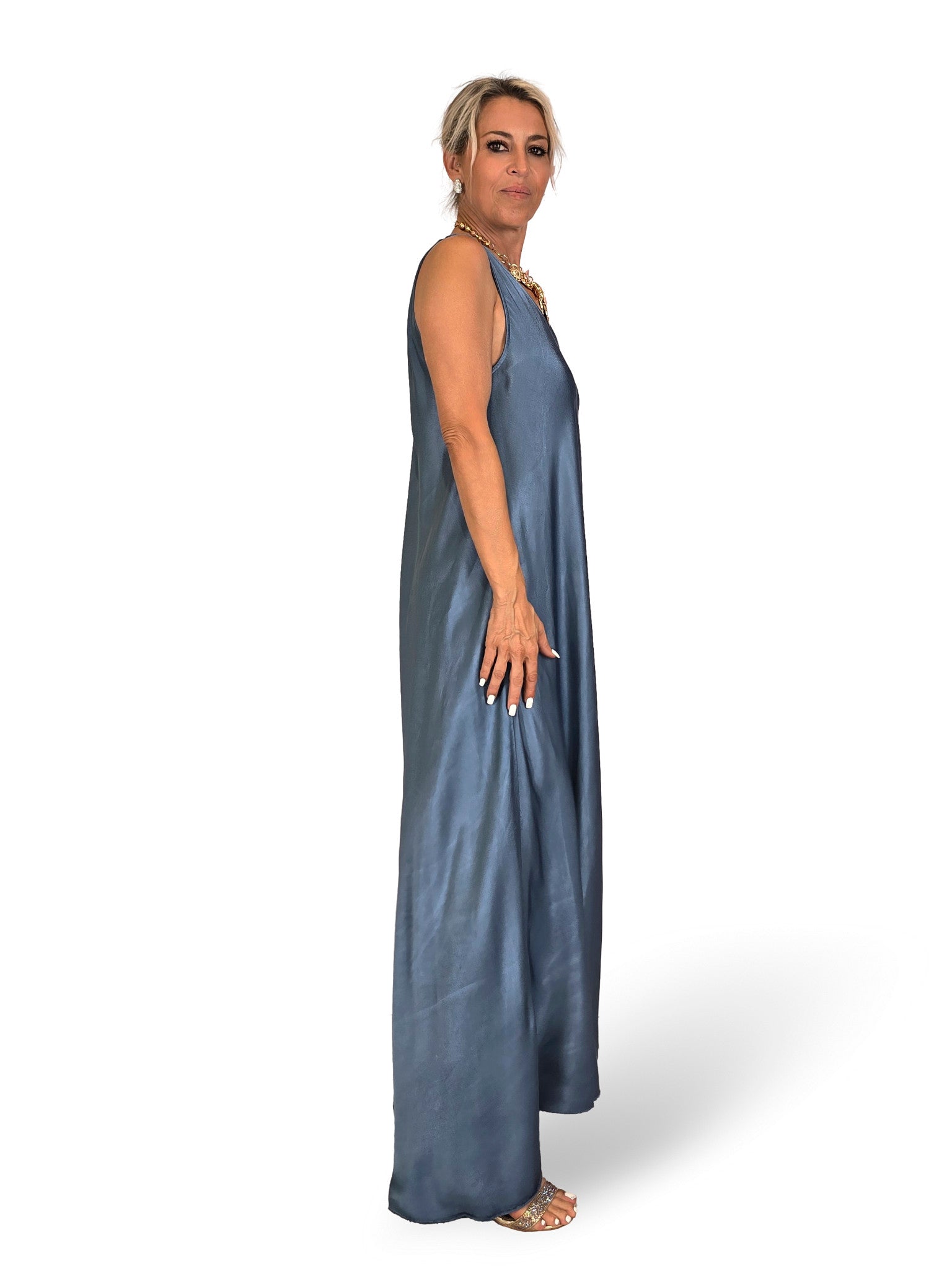 ROBE À LONGUES BRETELLES EN SATIN