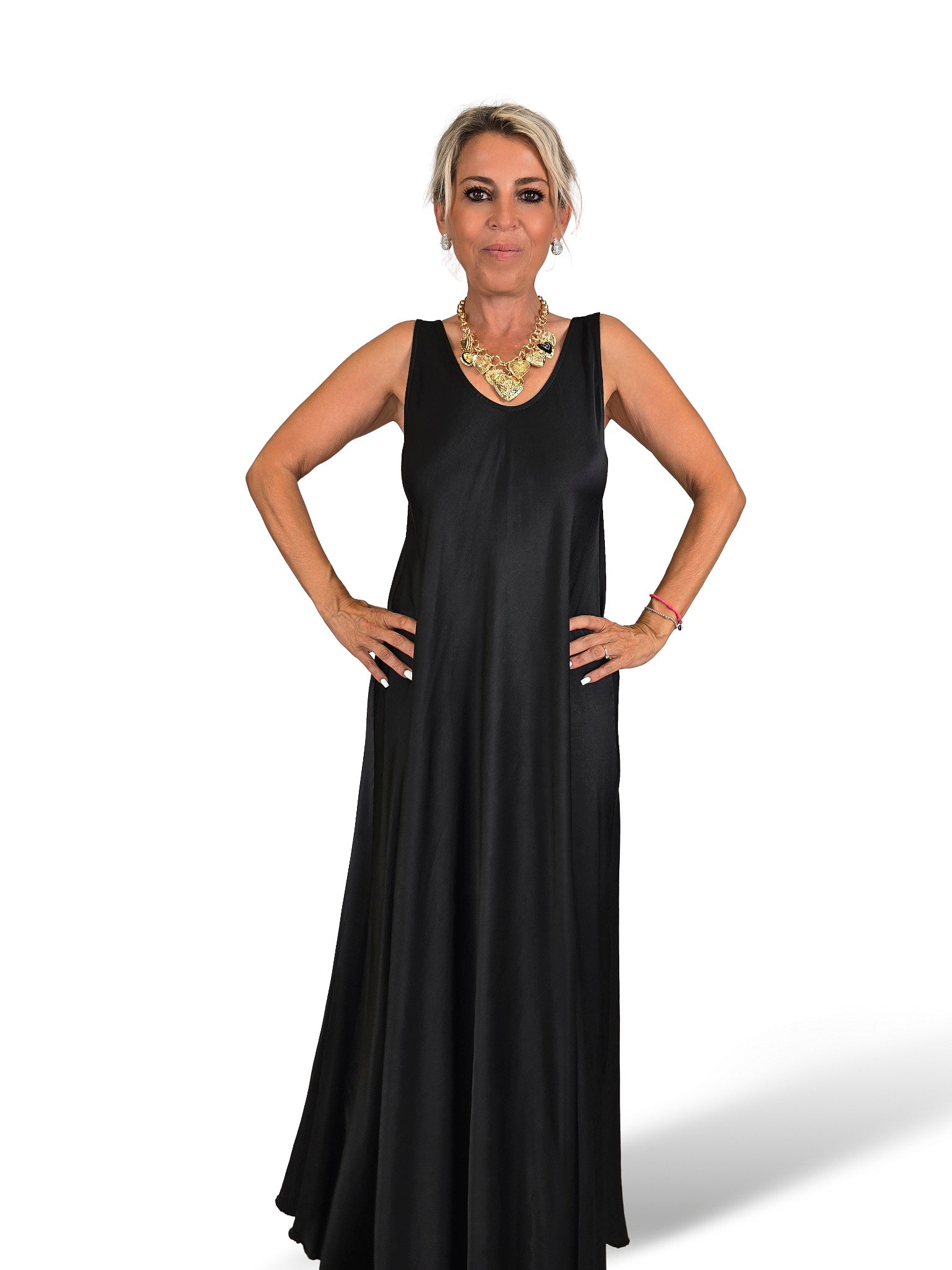 ROBE À LONGUES BRETELLES EN SATIN