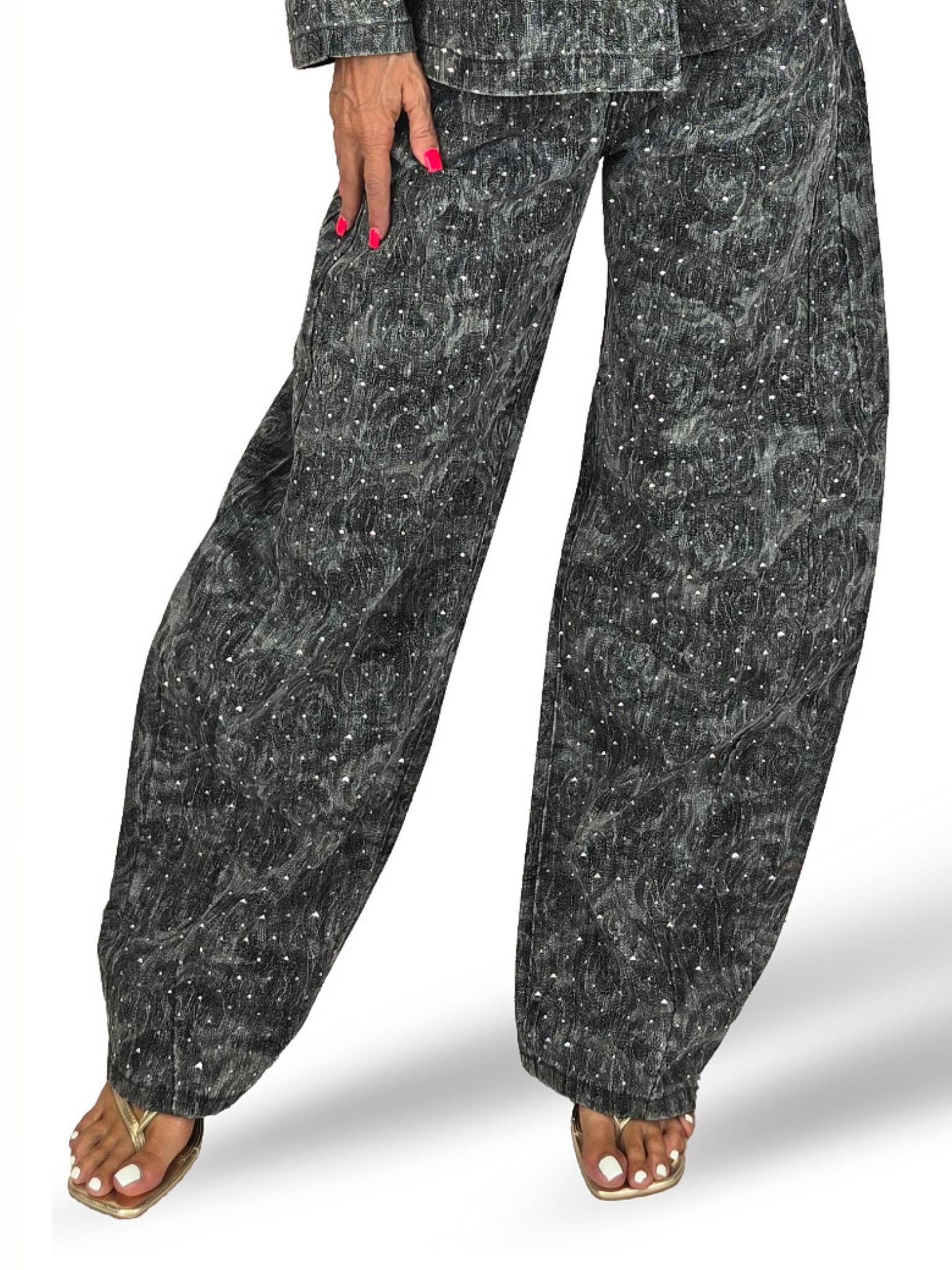 PANTALONI IN JEANS CON FIORI E STRASS