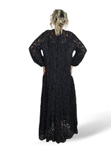 Abito lungo in pizzo stile Mao di Jot