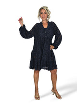 Robe Mao courte en dentelle
