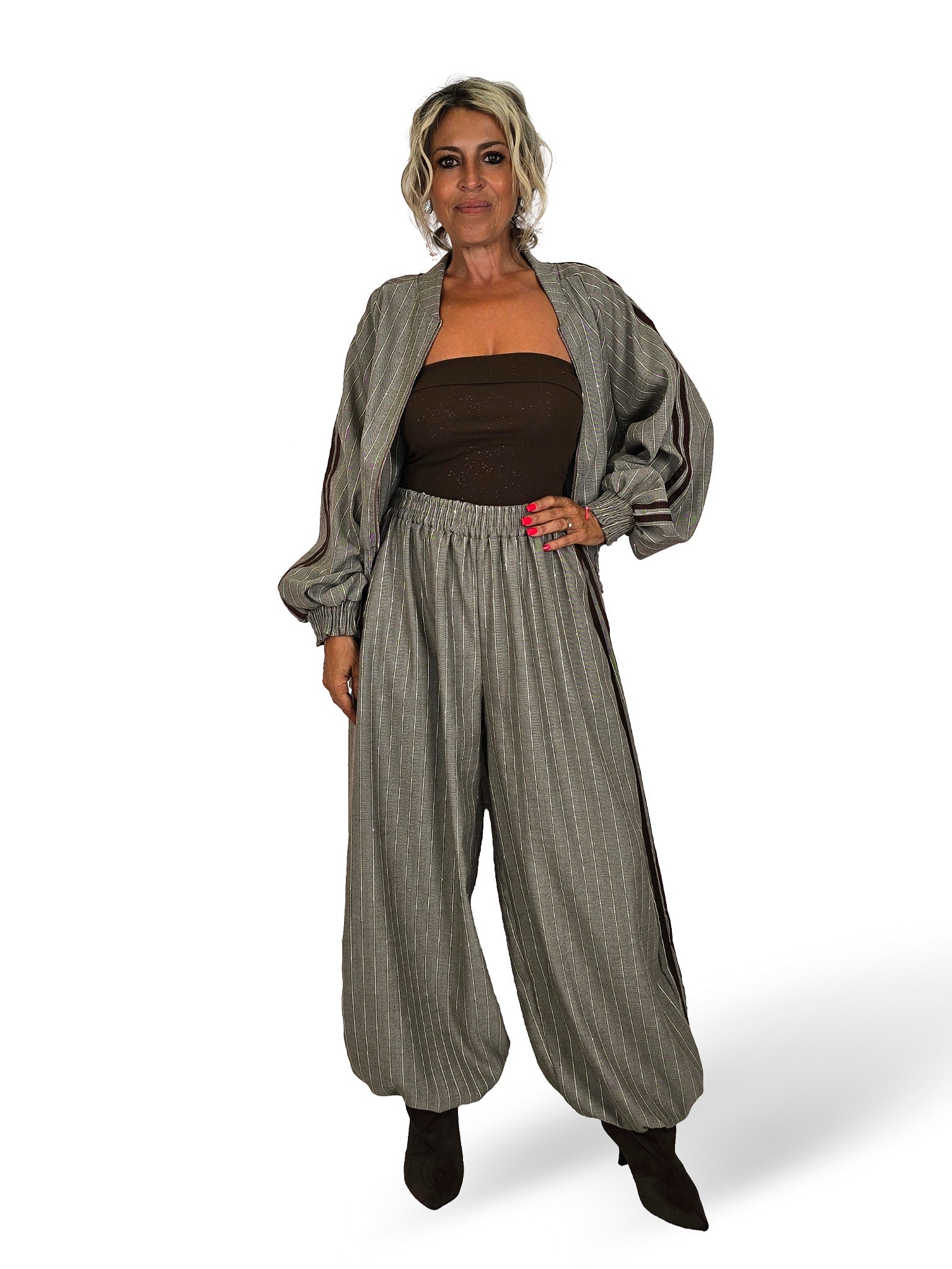 COMPLETO CON STRISCE DA BOMBER E PANTALONI A RIGHE DI ALADIN