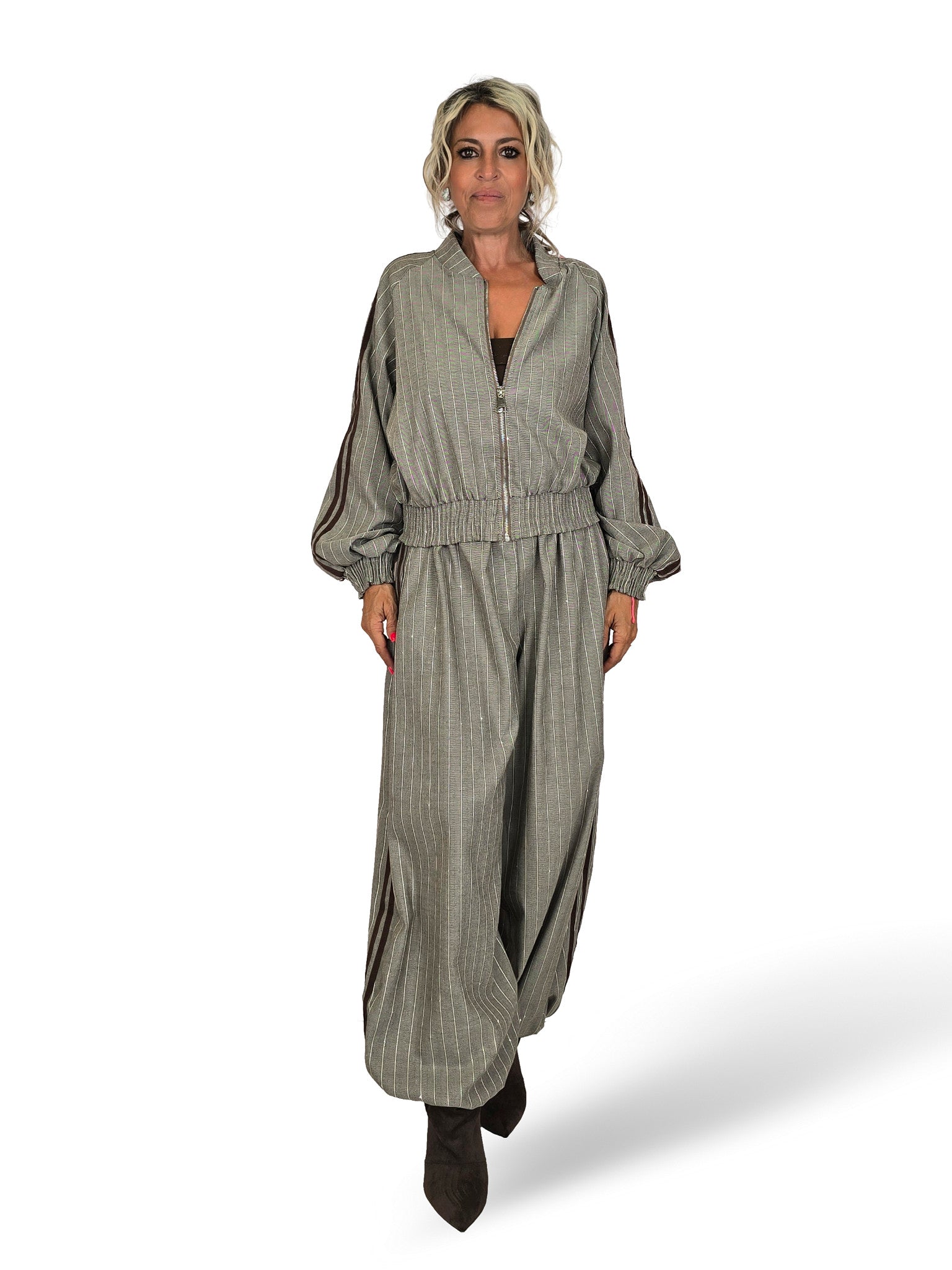 COMPLETO CON STRISCE DA BOMBER E PANTALONI A RIGHE DI ALADIN