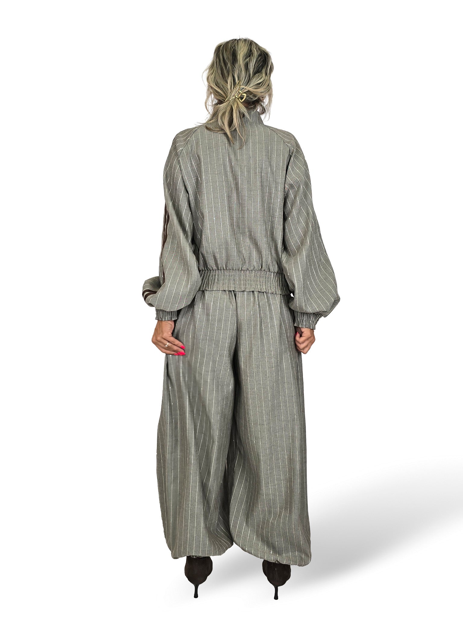 COMPLETO CON STRISCE DA BOMBER E PANTALONI A RIGHE DI ALADIN