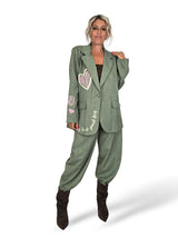 BLAZER BORDADOS Y HOMBRERAS